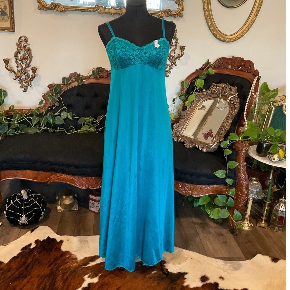 vintage Olga Lace lingerie V-Neck Nightgown Maxi Dress Size 34
